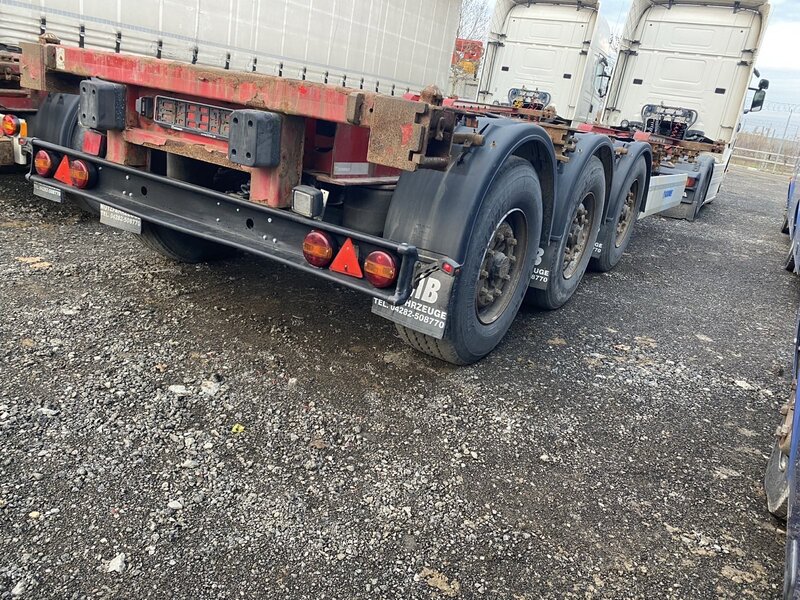 Semiremorca Krone SD, inmatriculat in Romania